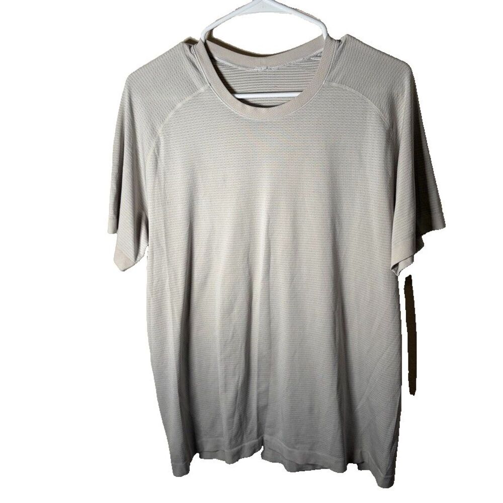 Lululemon T-Shirt Men's Medium Gray Crew Neck Short Sleeve Vented Athletic